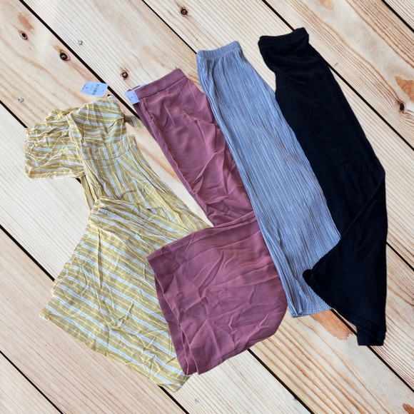 Forever 21 S bundle of 3 pants & jumpsuit (4) - Picture 1 of 8
